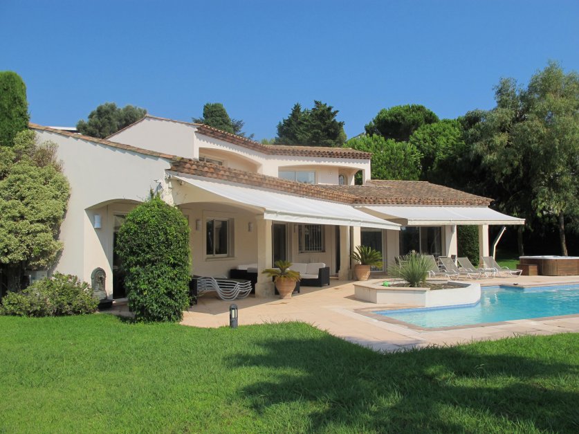 Néo-Provençale Villa for sale with 4 bedrooms - CAP D'ANTIBES Image 2