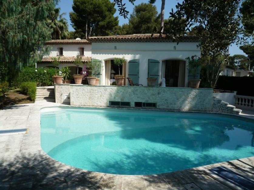 Charming Neo Provençale Villa for sale with 4 Bedrooms - CAP D'ANTIBES Image 1